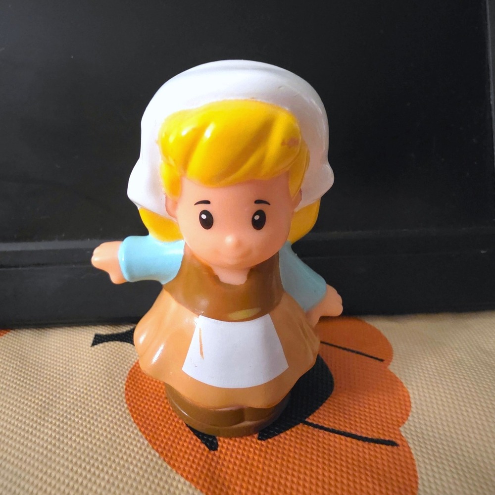 Fisher Price Little People Princess Cinderella Maid Talker Figure HTF